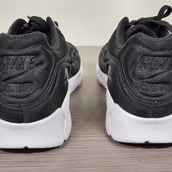 Nike 'Air Max 1 Ultra Plush' Sneaker 844882-001 Black Womens Size 6 / 36.5 - Picture 4 of 7